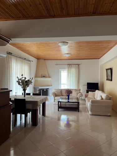 Aliko Apartment | Cozy Countryside Home