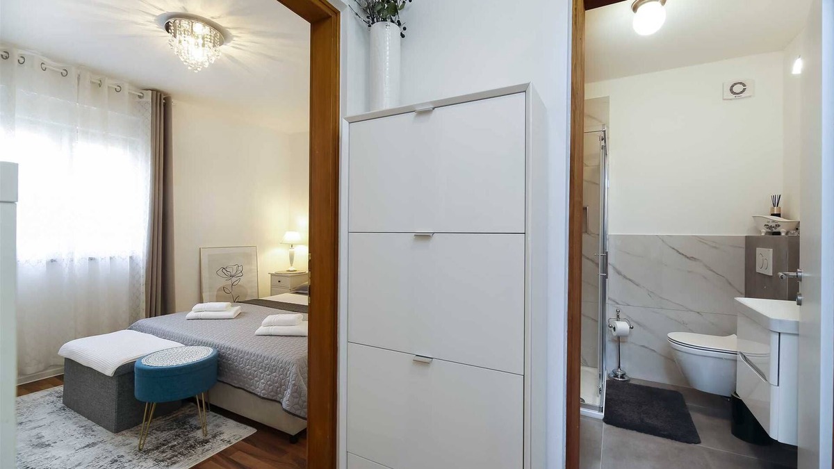 Jadreski Apartment | Cozy Couple's Getaway: 1-Bed 1-Bath Apartment with Parking