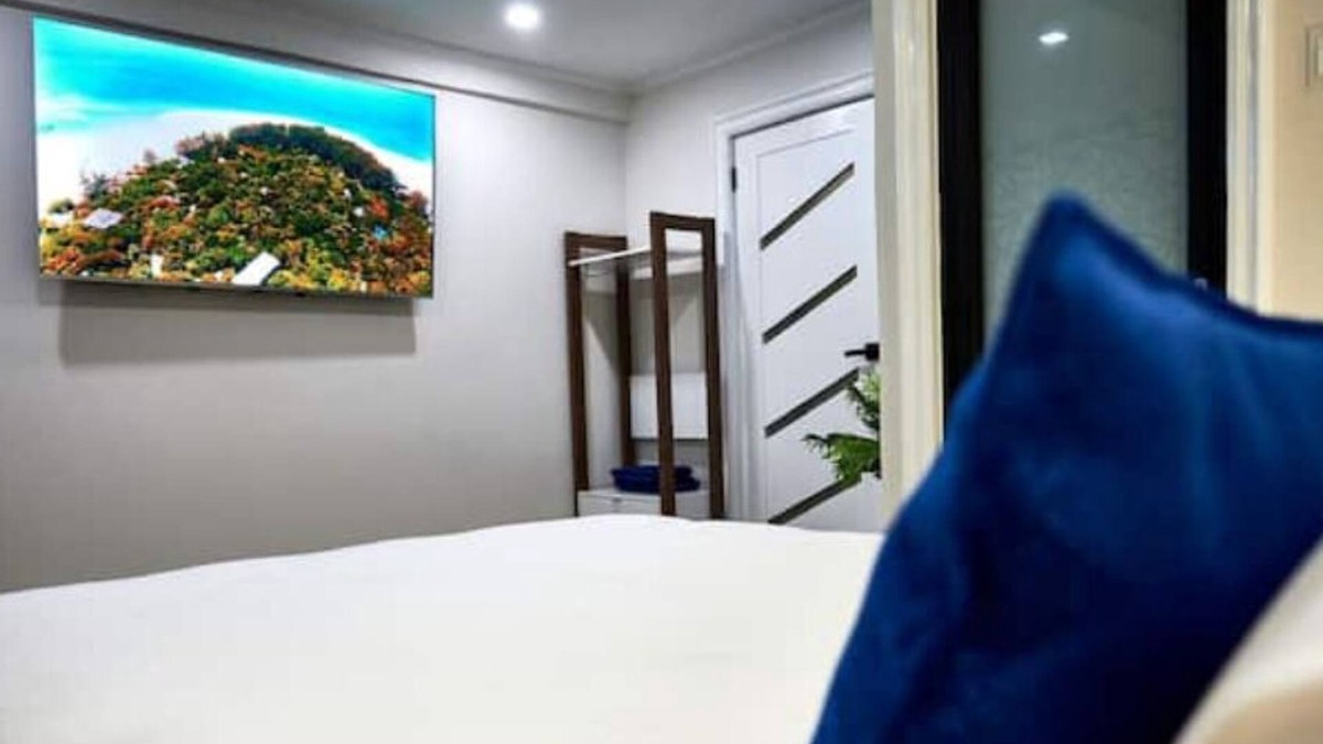 Scarborough Apartment | Cozy Couples Retreat