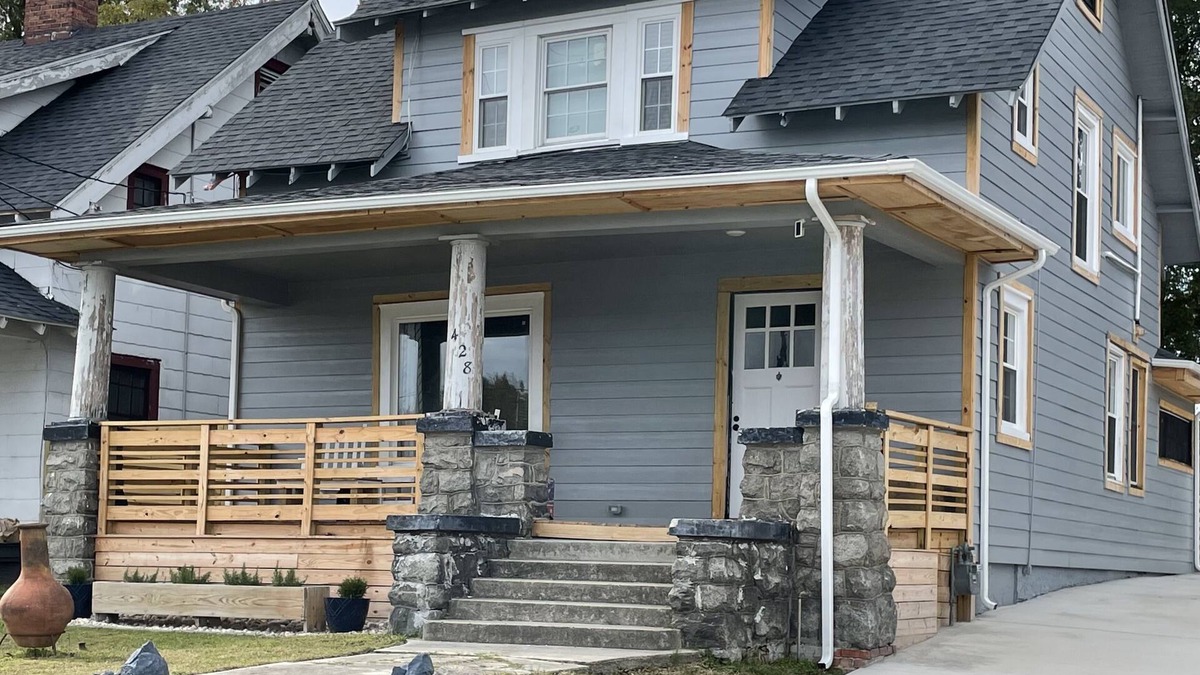 Rocky Mount House | Cozy Craftsman Close to Everything