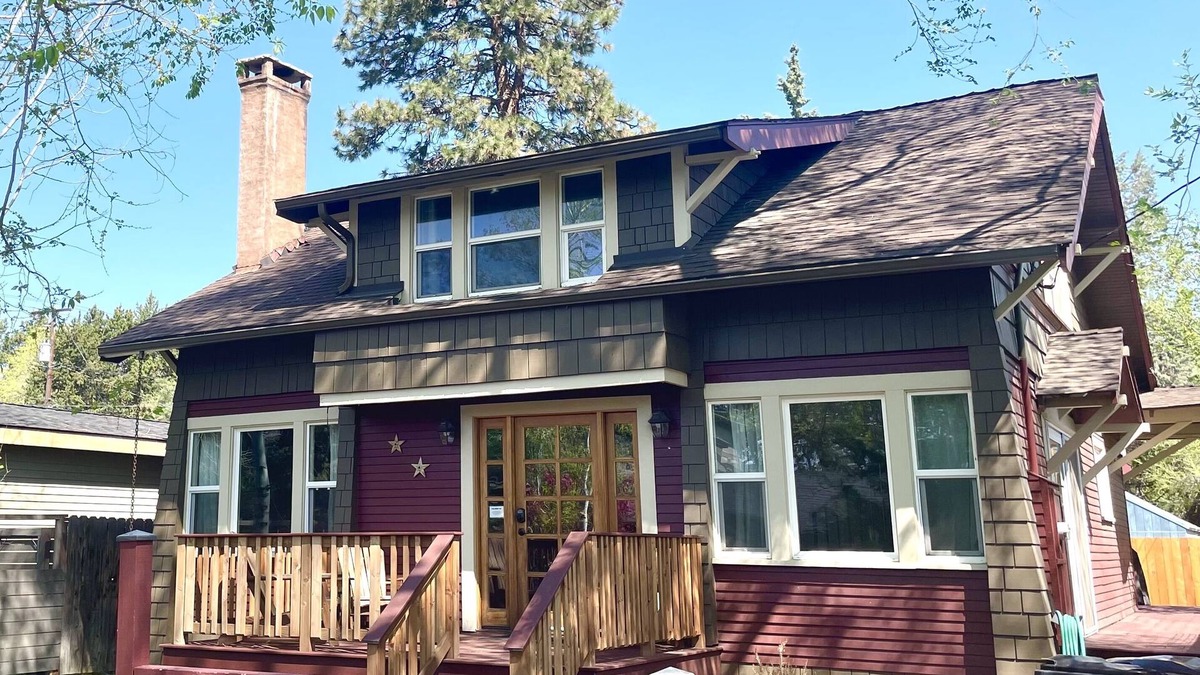 River West Cabin | Cozy Craftsman in awesome location