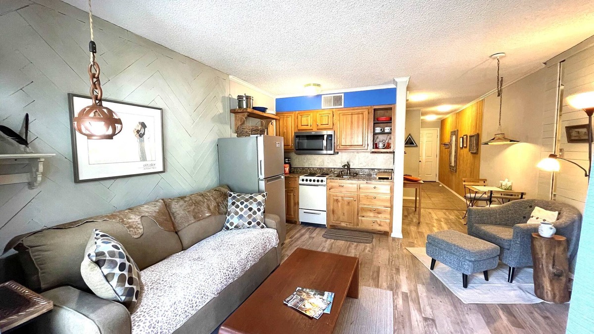 Ruidoso Condo | Cozy Creek Condo Summ