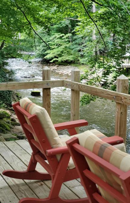 Maggie Valley Hotel | Cozy Creek Cottages