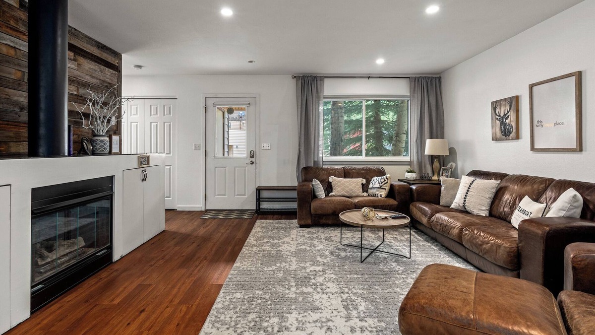Steamboat Springs House | Cozy Creek, end unit townhome in quiet neighborhood on free bus route!