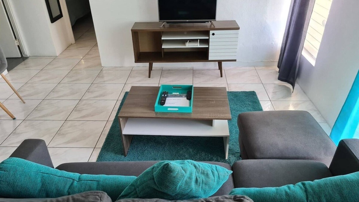 Beverly Hills Condo | Cozy Crystal Towers Liguanea Kingston 2 BR Apt