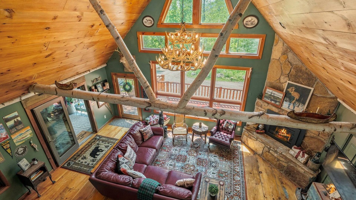Hague Cabin | COZY CUB CABIN Mountainside Lake George, Hot Tub, Fireplace, Gazebo