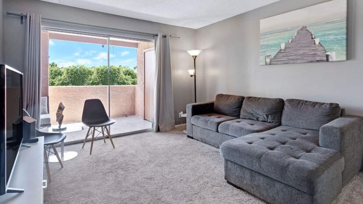 Mesa Grande Condo | Cozy Cubs Condo Walking Distance Cubs Stadium