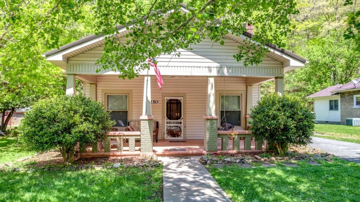 Arthur Cottage | Cozy Cumberland Gap Cottage Near LMU & Nat’l Park