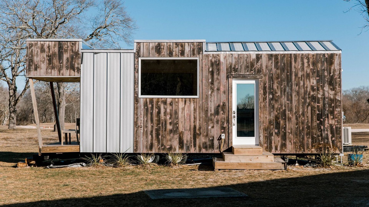 Riverhead House | Cozy Custom Built Tiny Home on a 40 acre Artist/Nature Preserve with Lakes