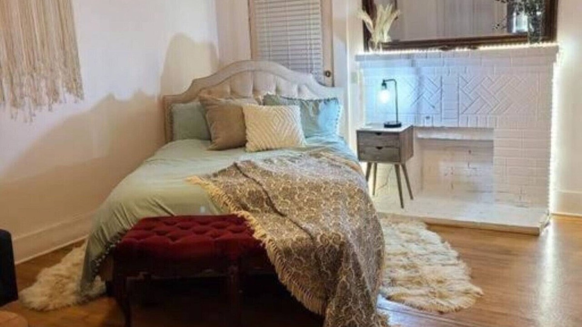 Ozark House | Cozy, Cute, Private Ozark Suite 5 Mins to Hospital