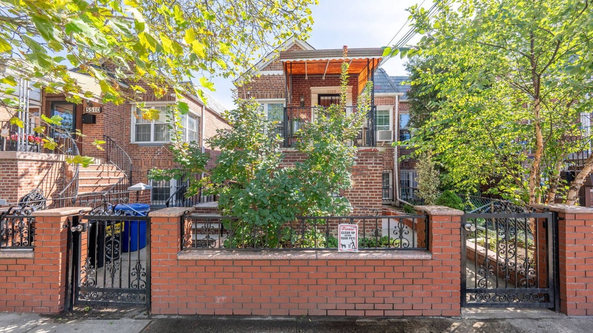 East Flatbush Apartment | Cozy Delightful 2-bedroom apartment with AC in Brooklyn