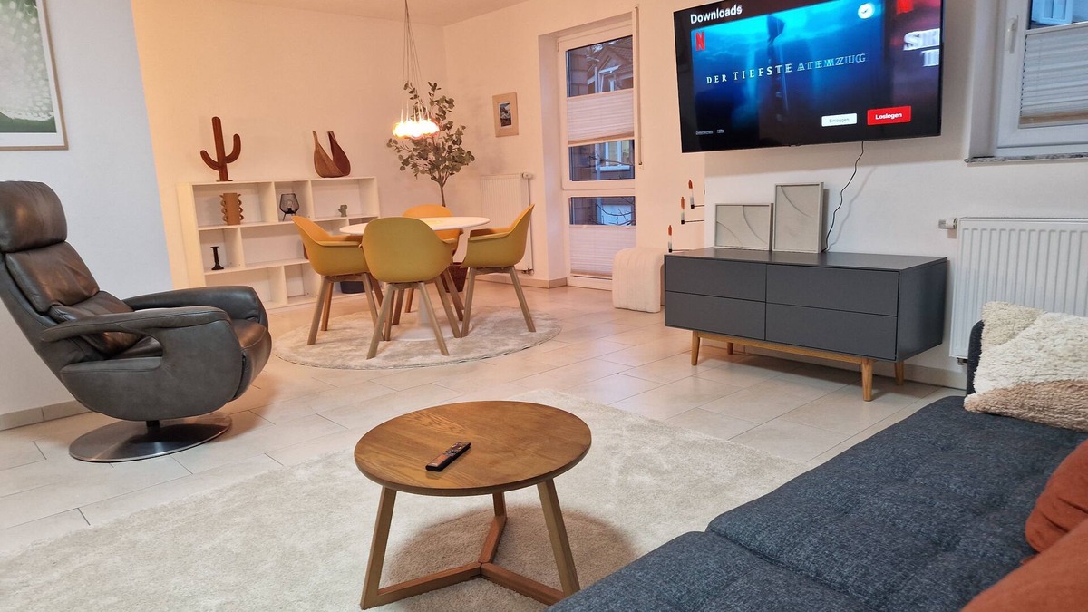 Cloppenburg Apartment | Cozy: Design Suite Zentral Küche Balkon
