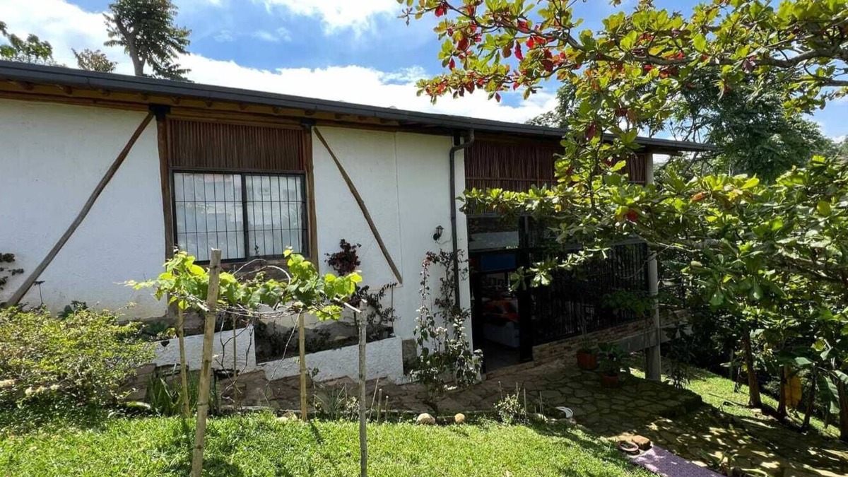 Floridablanca Ski Chalet | Cozy Designed Family Chalet surrounded by nature - 15 mins to city