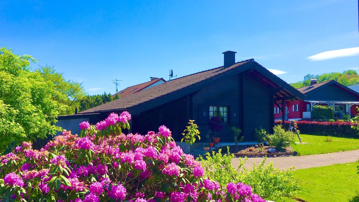 Nonnweiler Cabin | Cozy, detached wooden house in a quiet location on the Peterberg.