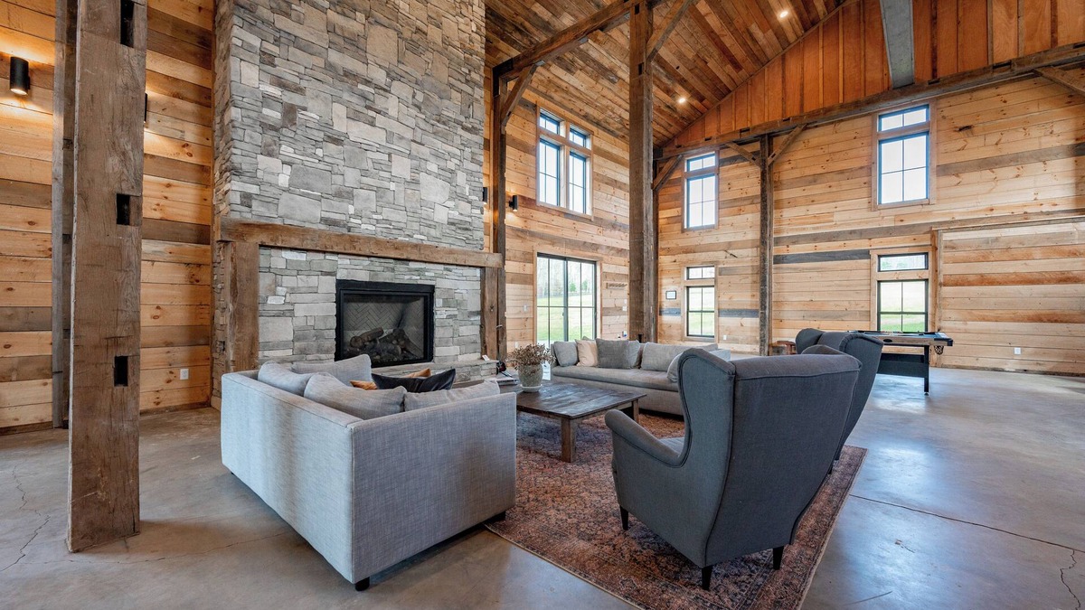 Blakeslee House | Cozy Dog Friendly Barn Getaway w/Fireplace & Views