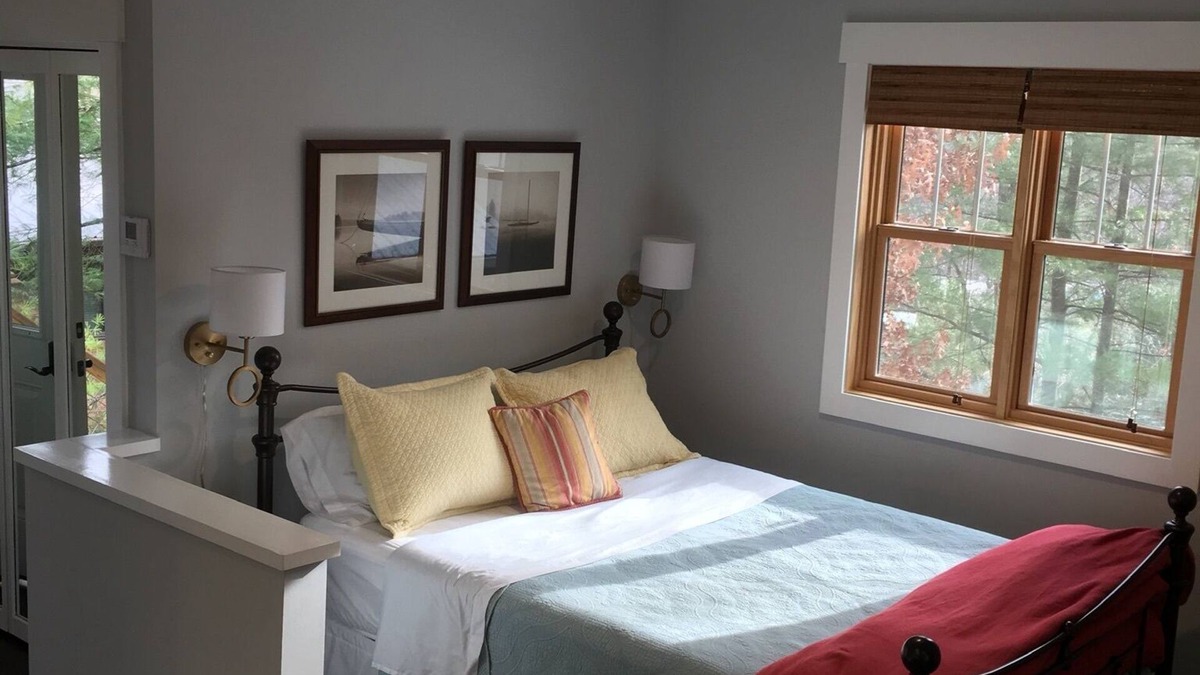 Kenilworth Apartment | Cozy, dog Friendly Studio Apartment