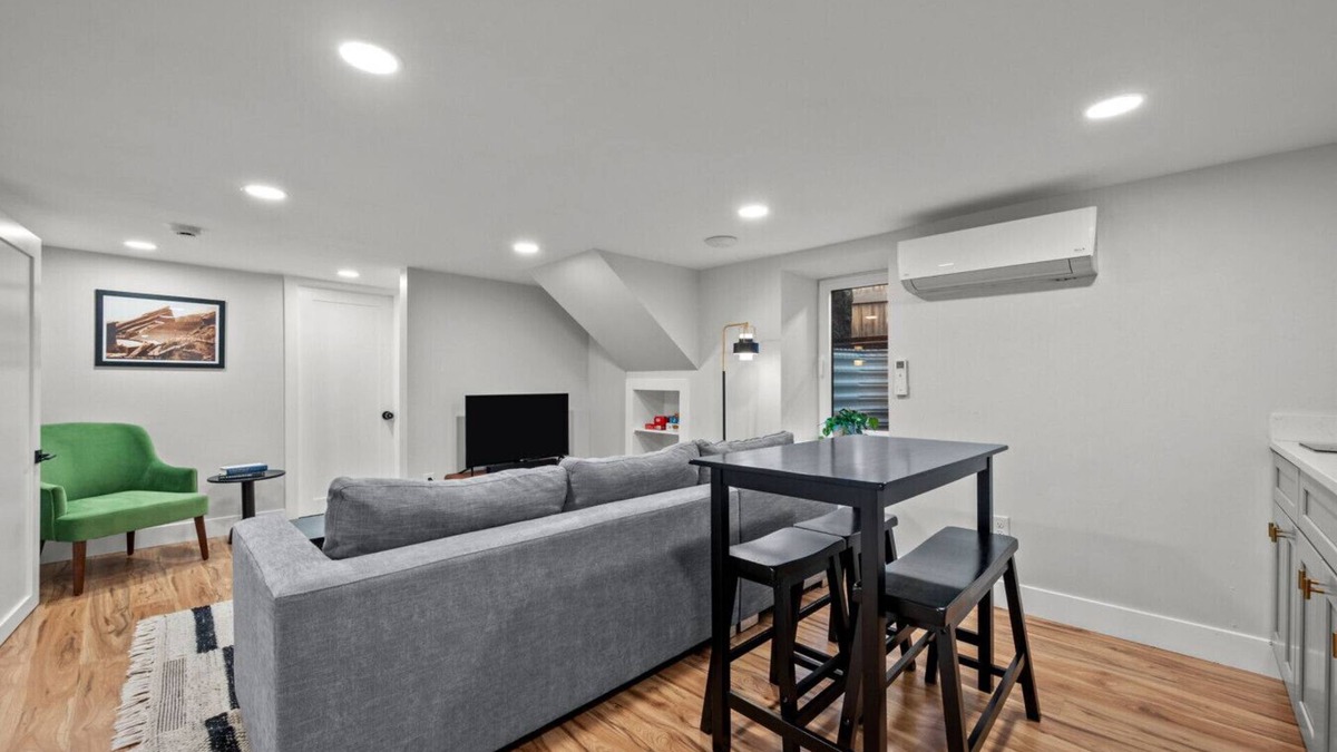 Baker Apartment | Cozy Dog-Friendly Unit with Parking Near Broadway
