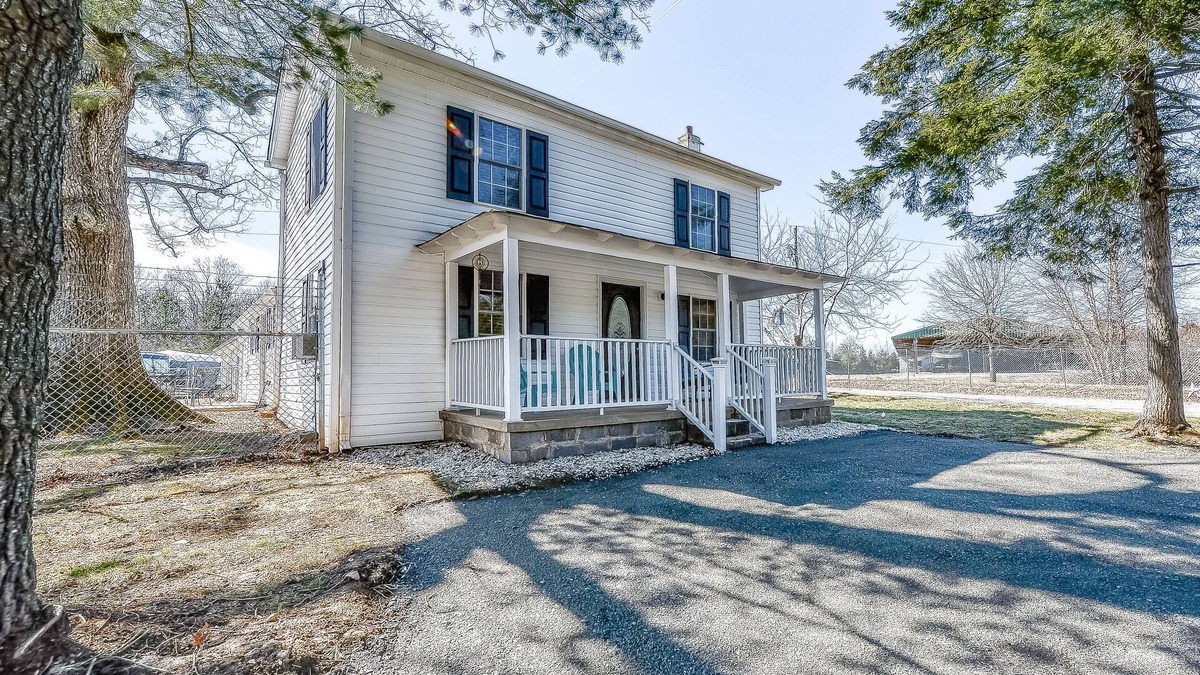 Glenora House | Cozy, Dog-Friendly Home w/ Free WiFi & a Furnished Patio - Close to Lake Anna