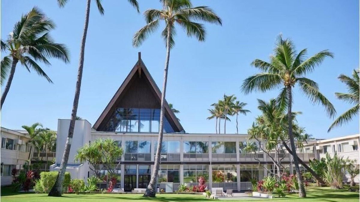 Kahului Apartment | Cozy Double-Bed Room w/ WiFi, Large TV, & Mini-Refrigerator