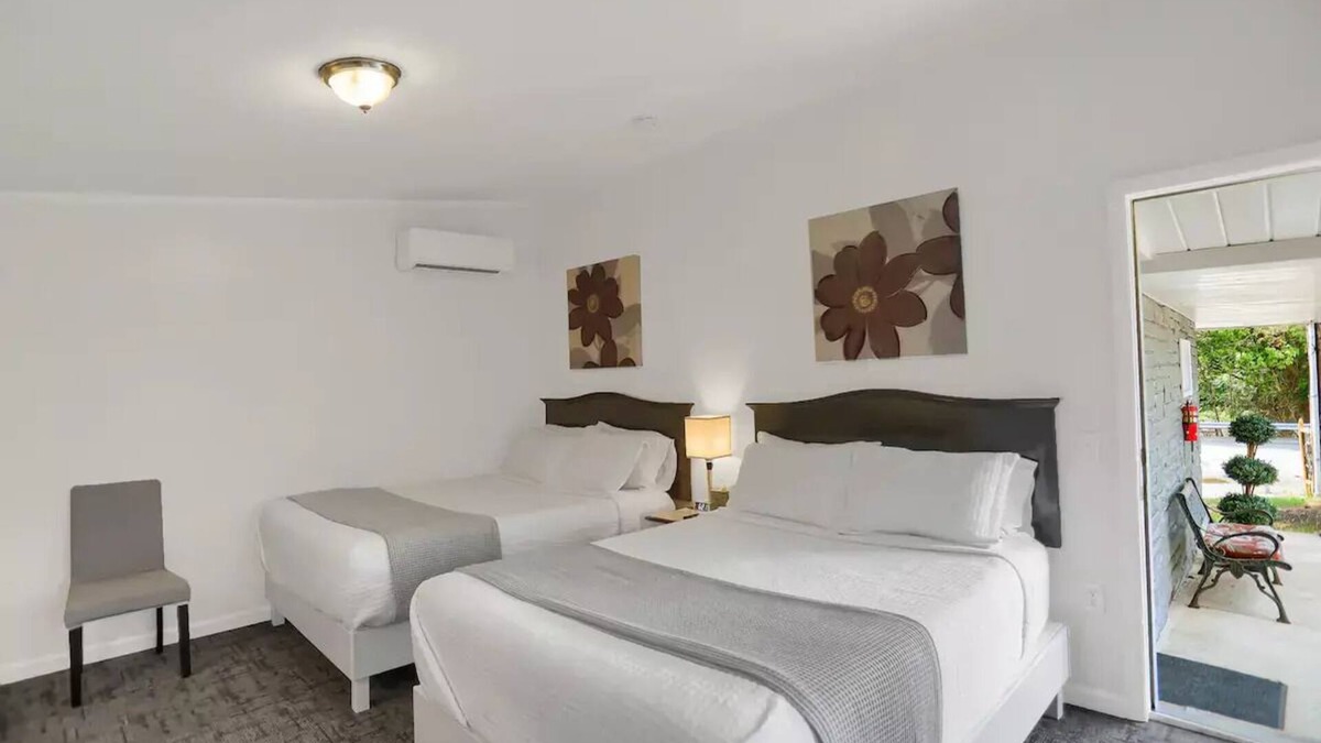 Halifax Apartment | Cozy Double Queen Room 104 at Halifax Innnn