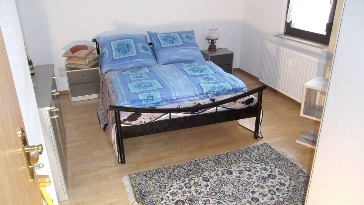 Beerfelden Apartment | Cozy double room no. 1 with kitchen, bathroom and shower