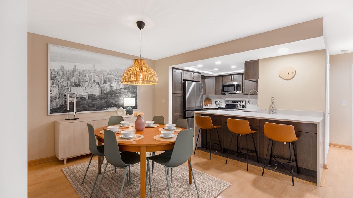Northwest Bellevue Condo | Cozy Downtown 2BD Bellevue Condo, Free Parking