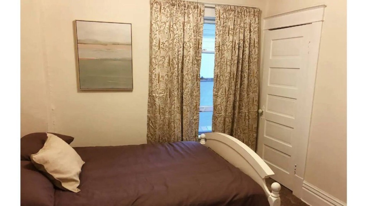 St. Joseph House | Cozy Downtown 3 Bedroom Home
