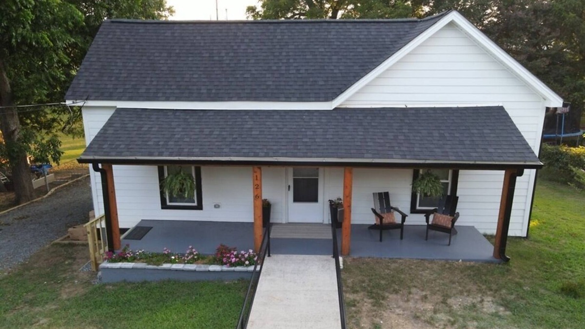 Fort Mill House | COZY Downtown FORT MILL.1/2 block to MAIN STREET Restaurants* (3 bd, 2 ba)