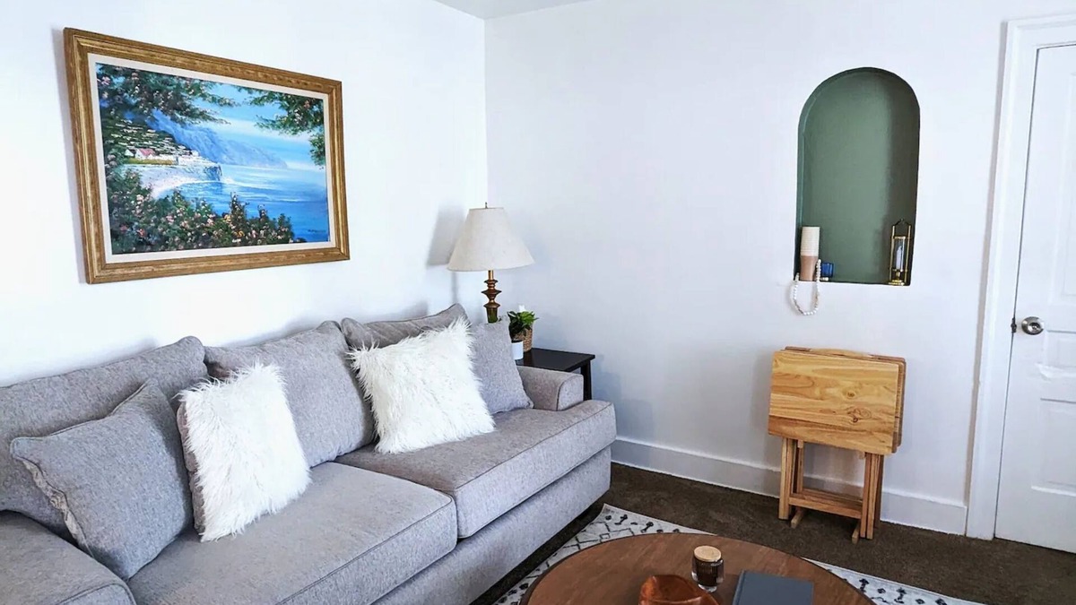 Lapeer Apartment | Cozy Downtown Lapeer Apartment