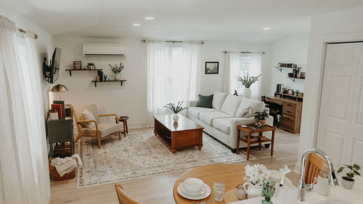Corn Hill Apartment | Cozy Downtown Loft - 1BR