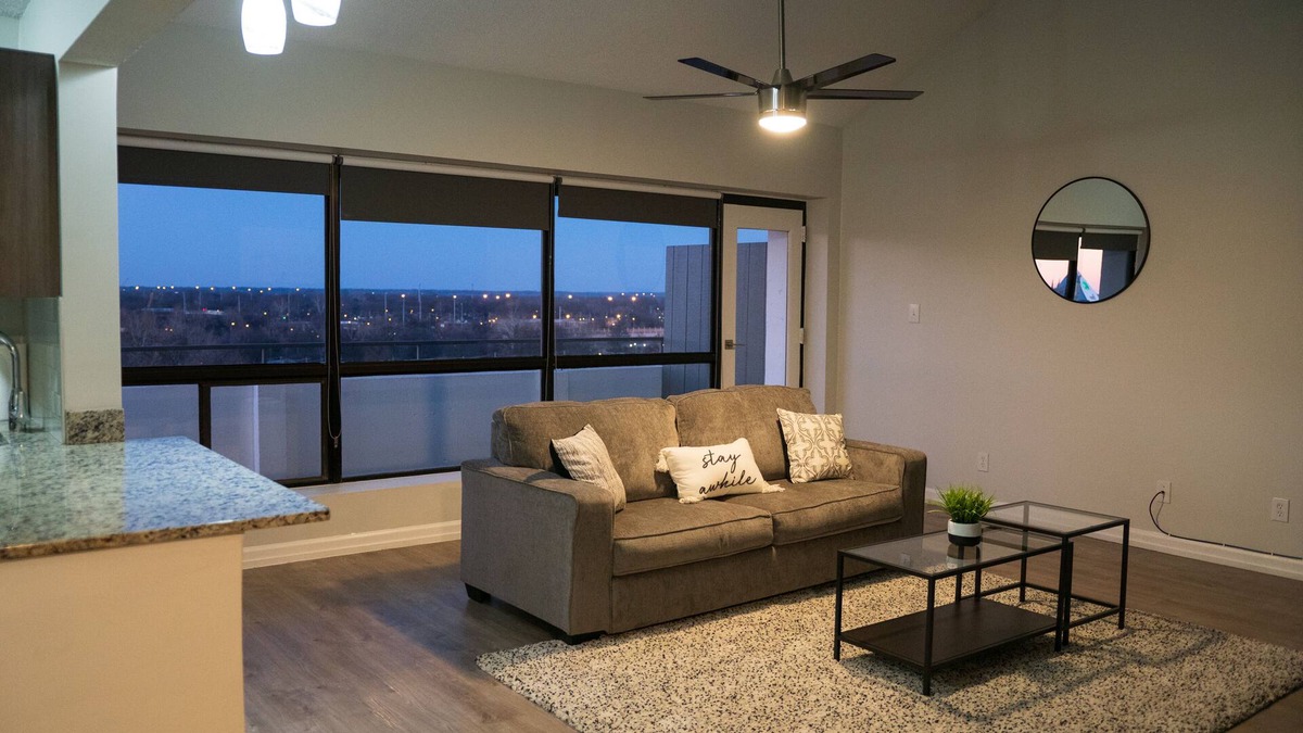 Medical District Apartment | Cozy Downtown Luxury High-Rise: Sleeps 6