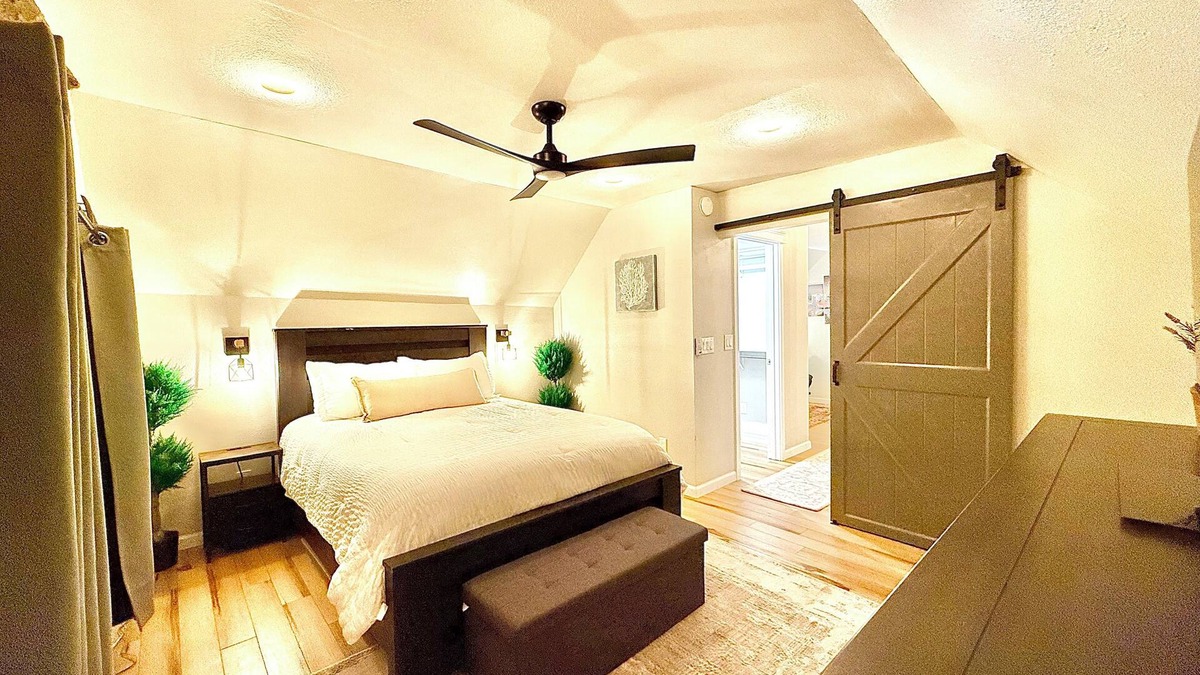 Downtown Colorado Springs House | Cozy Downtown Loft/Private Office & Walk-in Closet