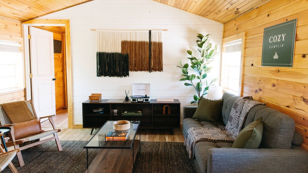 Pine Ridge Cabin | Cozy Dumplin' RRG - Warm & Modern Stay in RRG/Auxier