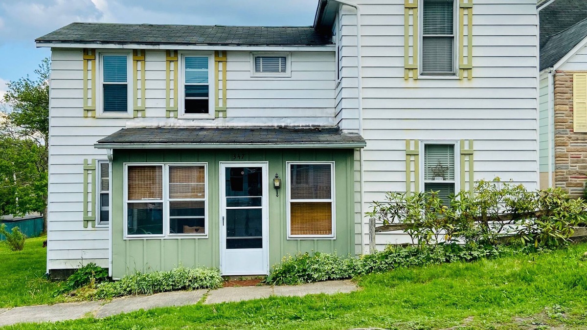 Canaan Valley House | Cozy Duplex steps from Main St