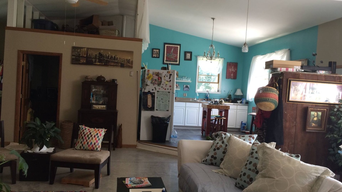 Troy Grove House | Cozy & eclectic bungalow 20 minutes from Starved Rock & Matthiessen Park