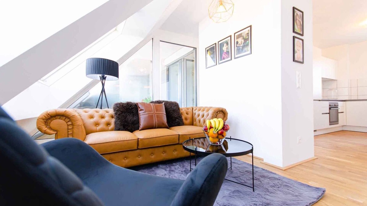 Weißgerber Apartment | ★Cozy & Elegant★ | Near Danube, ♛King Bed, Balcony