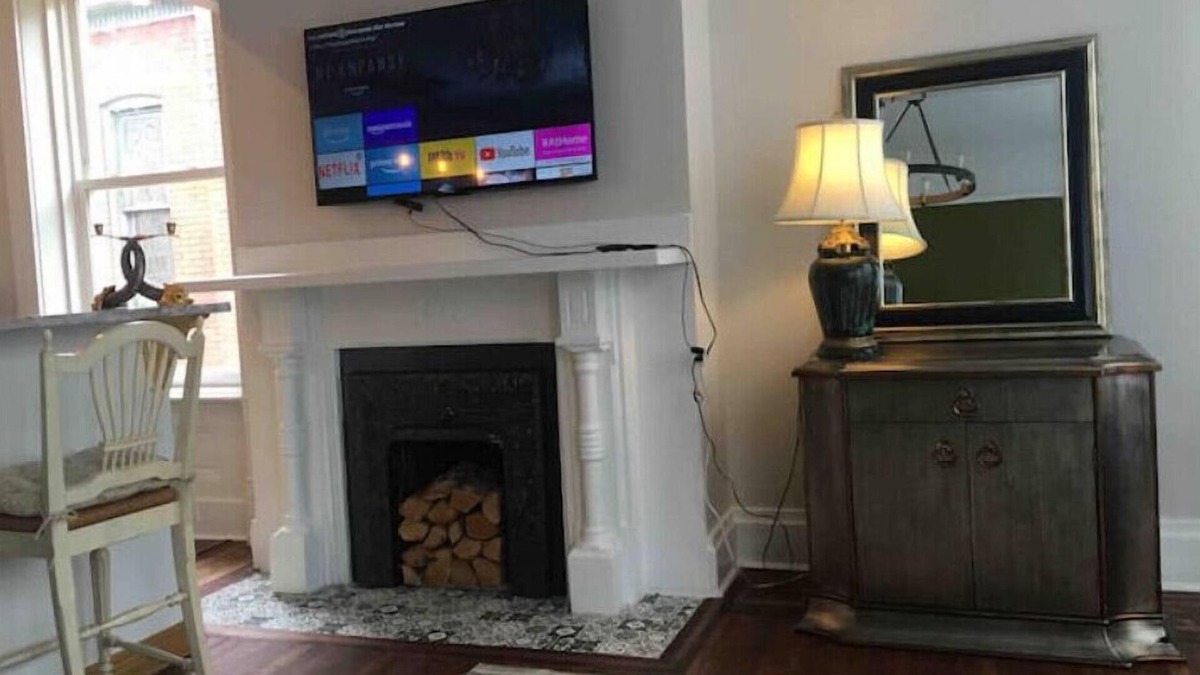 Bloomfield Apartment | Cozy Entire Apt 1 Friendship Park Free parking