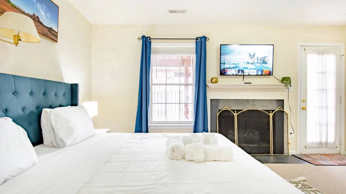 Herndon House | Cozy Entire Guest Suite by IAD Intl. Airport