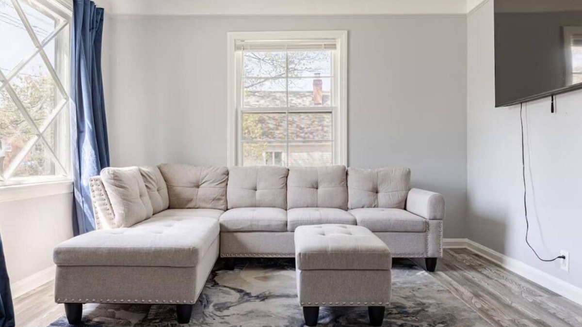 Euclid House | Cozy Euclid Home Near Lakefront