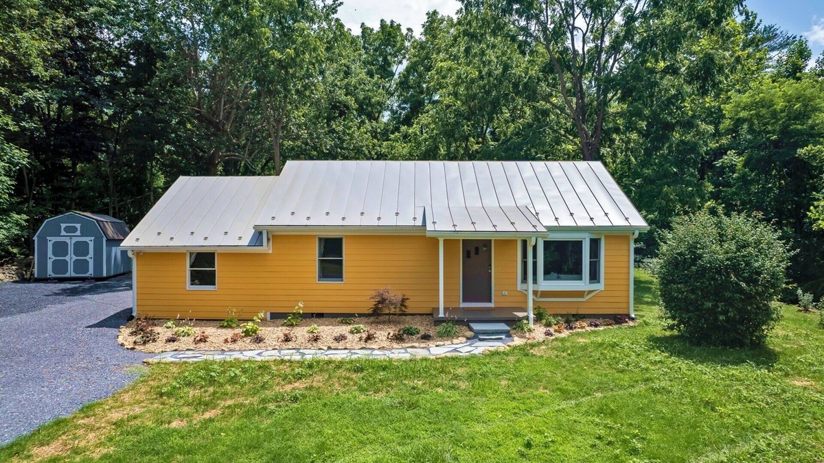 Luray House | Cozy European Cottage at Lake Arrowhead near Shenandoah National Park entrance