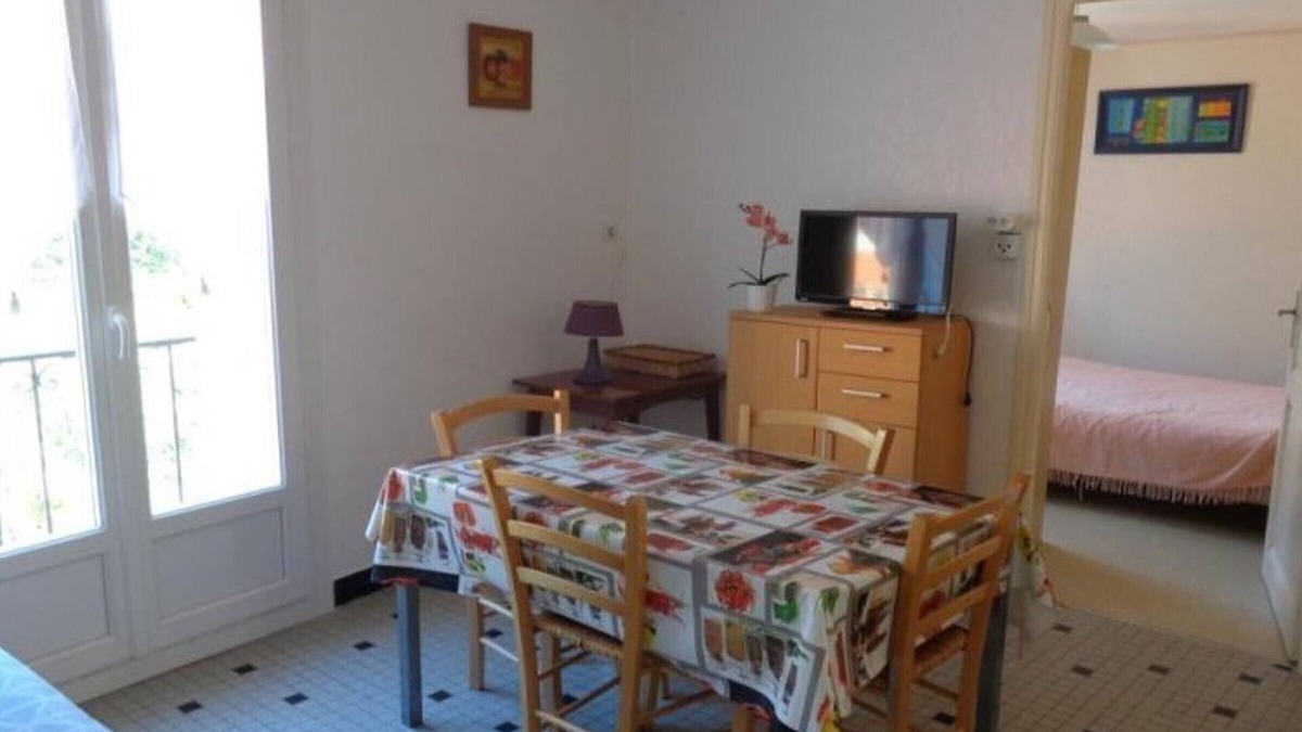 Amelie-les-Bains-Palalda Apartment | Cozy F2 Apartment for 3 in Downtown Amélie-les-Bains, 50m from Spa, Pets Welcome