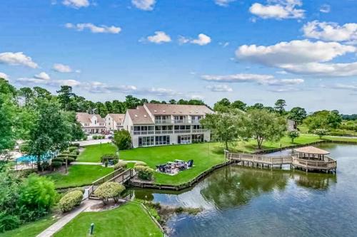 Surfside Beach Apartment | Cozy Fairwood Lakes