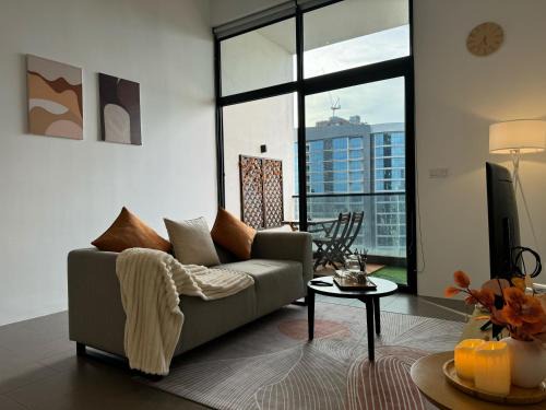 Brickfields Apartment | Cozy Fall Suite at EST Bangsar With Garden Scenery