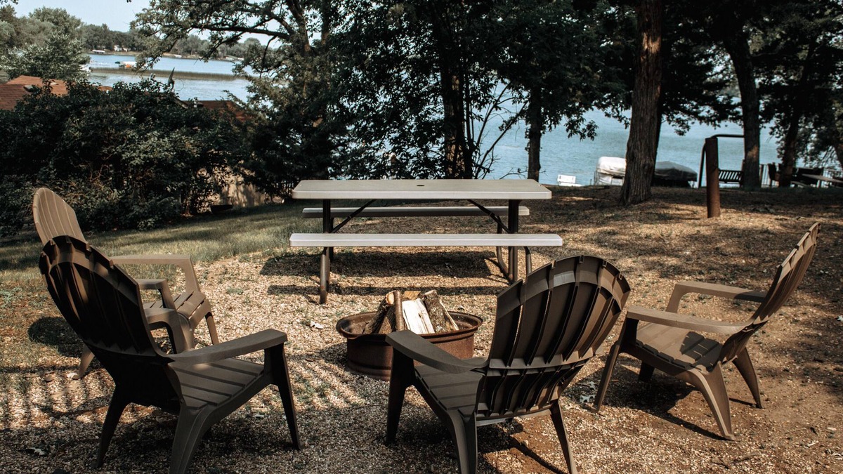 Spicer Cabin | Cozy Family Cabin with beautiful beach and plenty of areas to relax