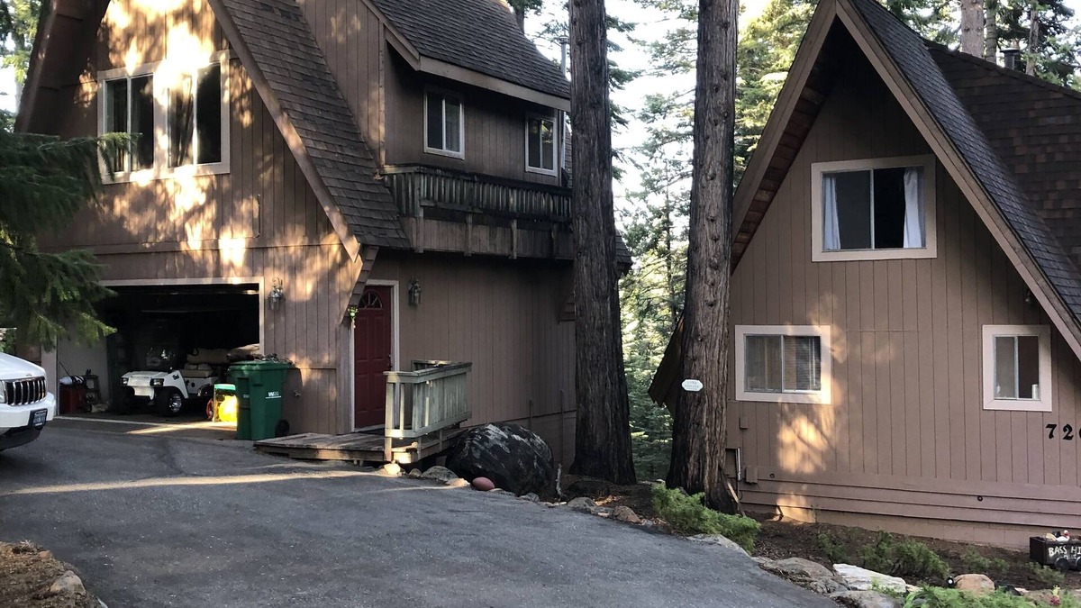 Lake Almanor Country Club Cabin | Cozy Family Cabin with Studio! Great Week or Weekend get away!