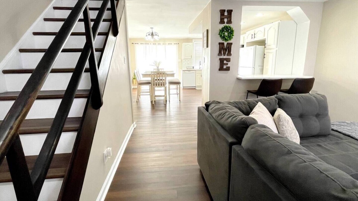 Delair House | Cozy family friendly 3-bed home with new deck