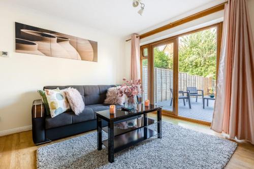 North End Apartment | Cozy Family-Friendly House (3mins from Erith and Slade Green station)