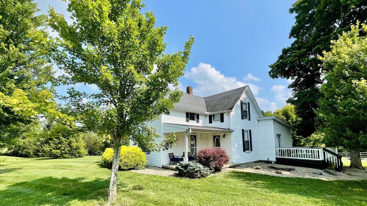 Brookville Other | Cozy family friendly farmhouse, minutes from Brookville lake.