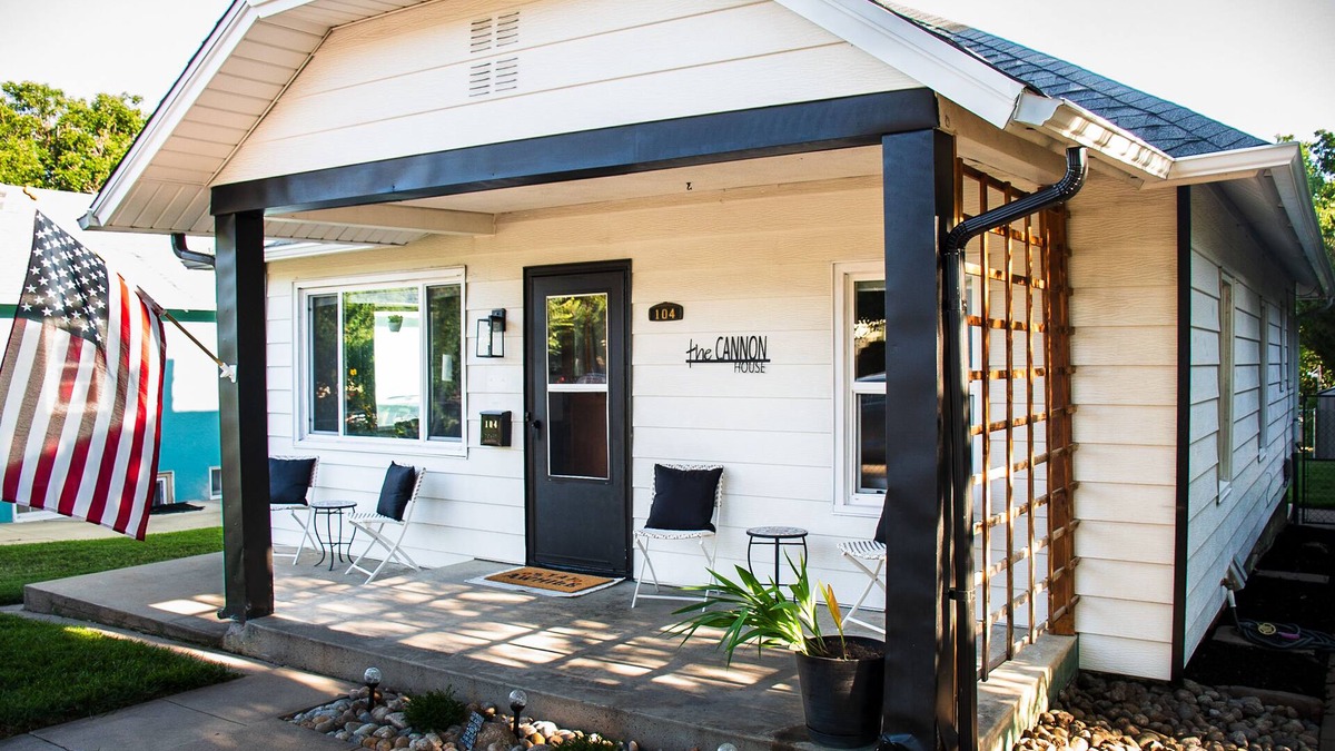 Lafayette House | Cozy family friendly home within walking distance of Main Street!