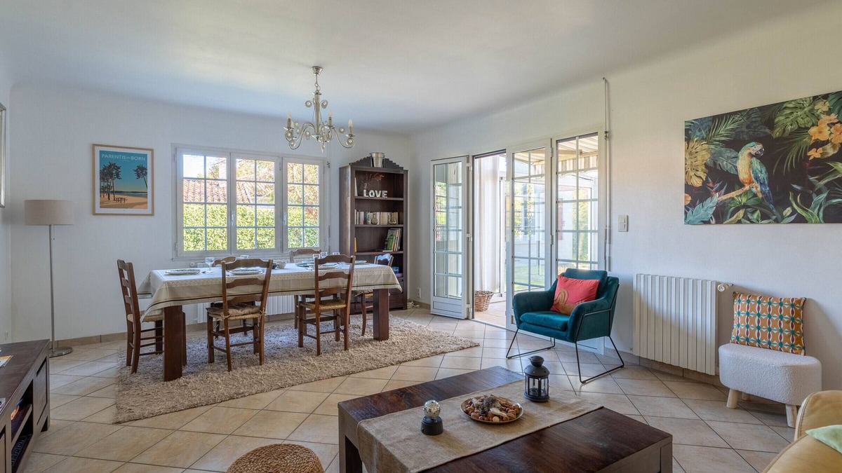 Parentis-en-Born House | Cozy Family Home in Parentis-en-Born: 3BR, WiFi, Large Garden, Near Beach & Lake